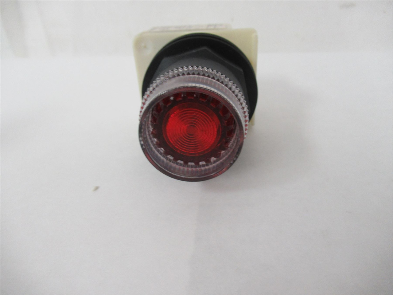 Schneider 9001SK1L1R; Pushbutton Switch Red 30 mm Illuminated