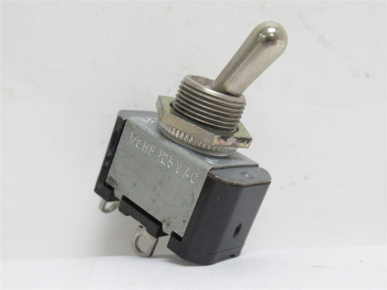 Eaton 7500K14; Lot-2; On/Off Toggle Switch; 10A/250VAC; SPST