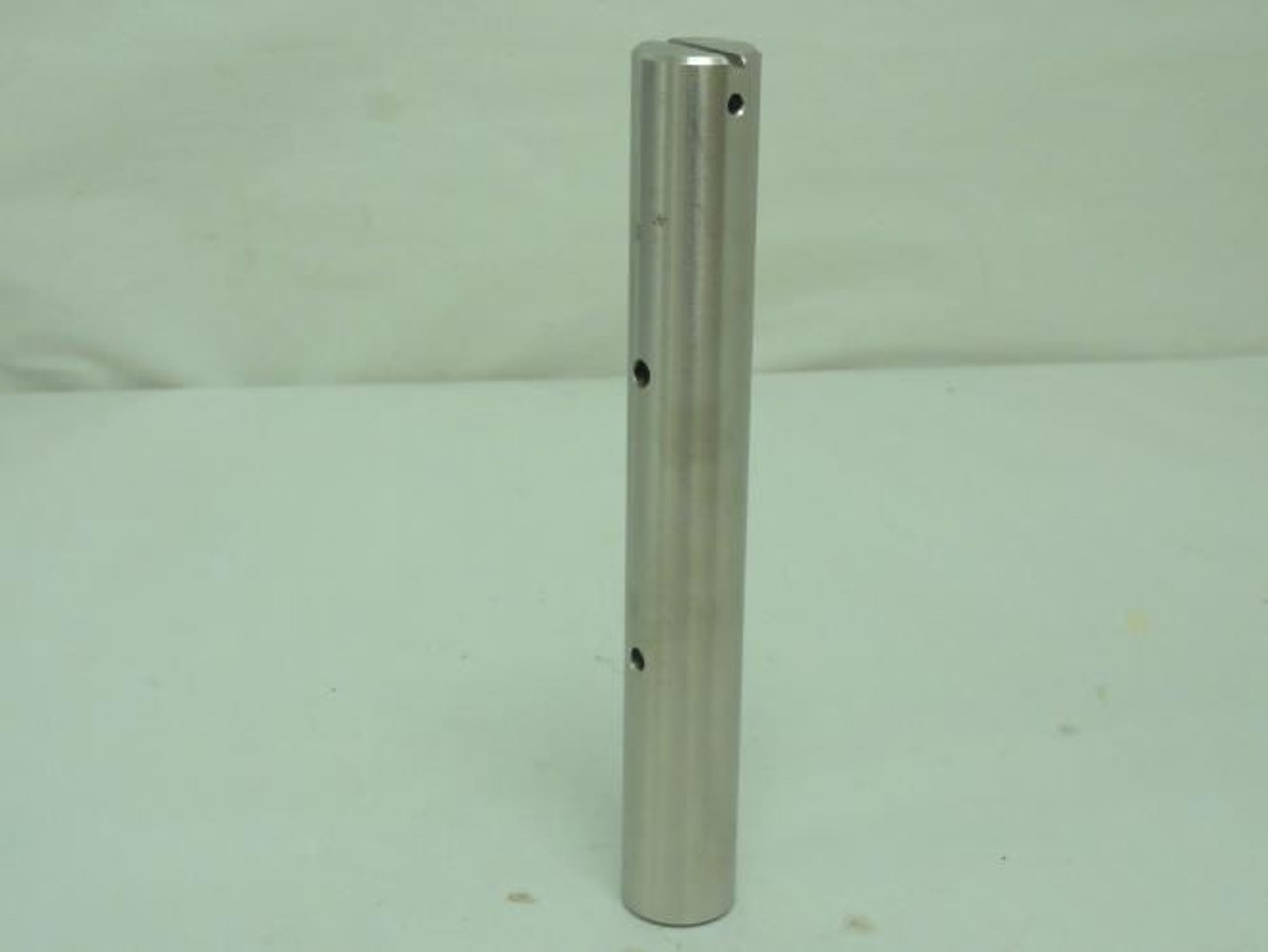 Hyster 1493867; Axle Shaft SS; 7-1/4" L x 1" OD Slotted; One End