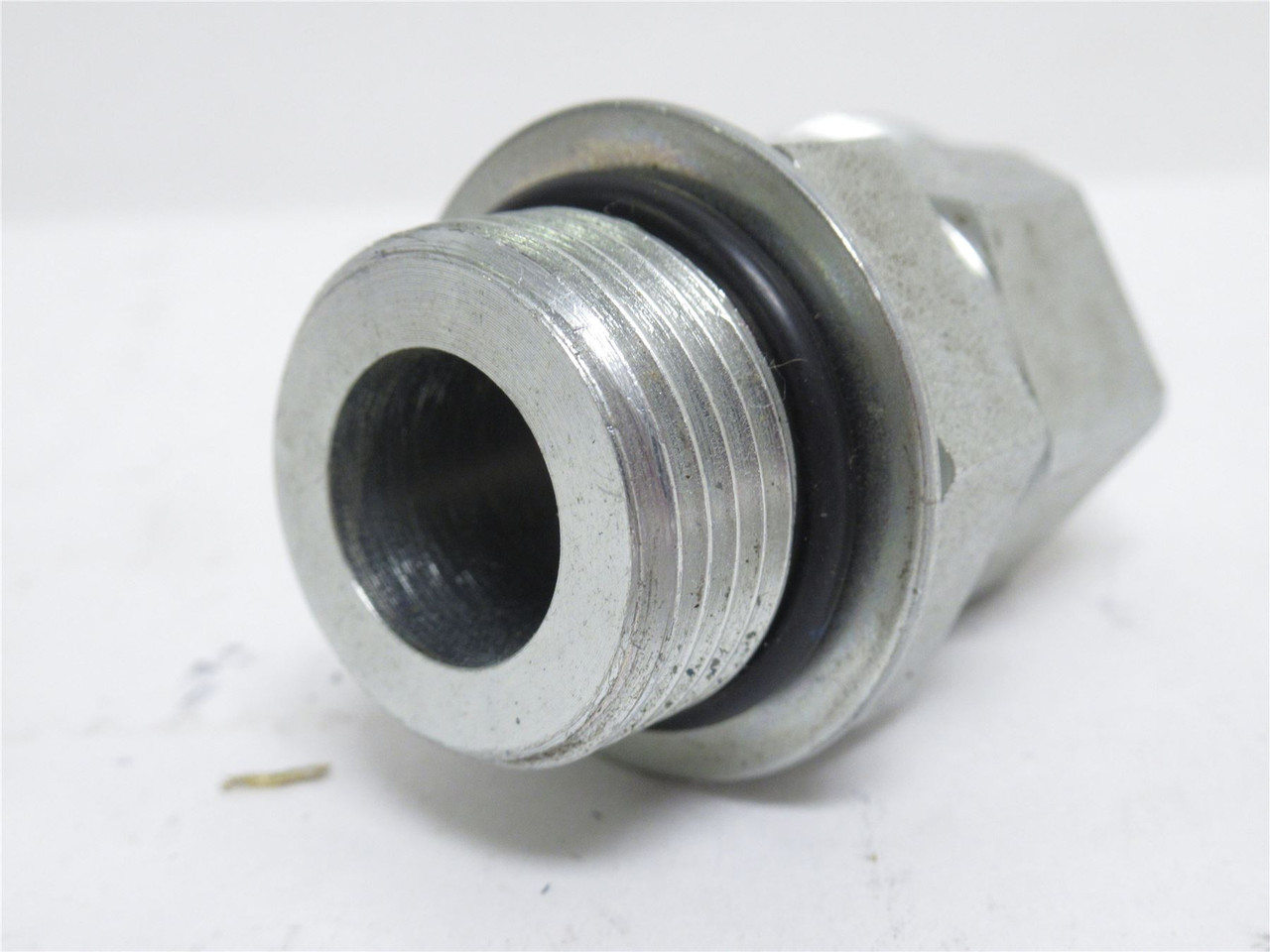 Eaton 2061-12-12S; Adaptor Elbow 45Deg; 3/4 JIC x 3/4 BOSS Eaton 2061-12-12S; Adaptor Elbow 45Deg; 3/4 JIC x 3/4 BOSS