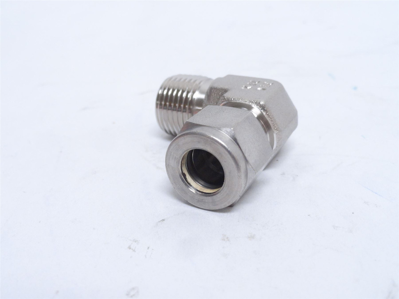 Swagelok SS-600-2-6; Tube Elbow; 90Deg; SS-316 3/8" X 3/8NPT Swagelok SS-600-2-6; Tube Elbow; 90Deg; SS-316 3/8" X 3/8NPT