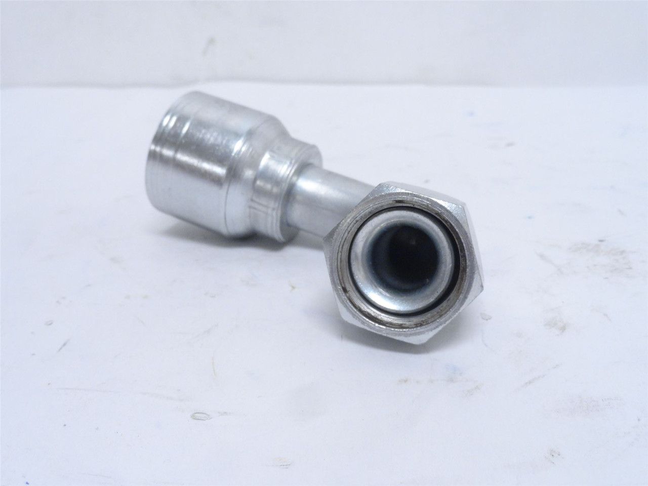 Eaton 1AA12FJB12; Crimp Fitting; 90Deg; 3/4 JIC x 3/4" Tube