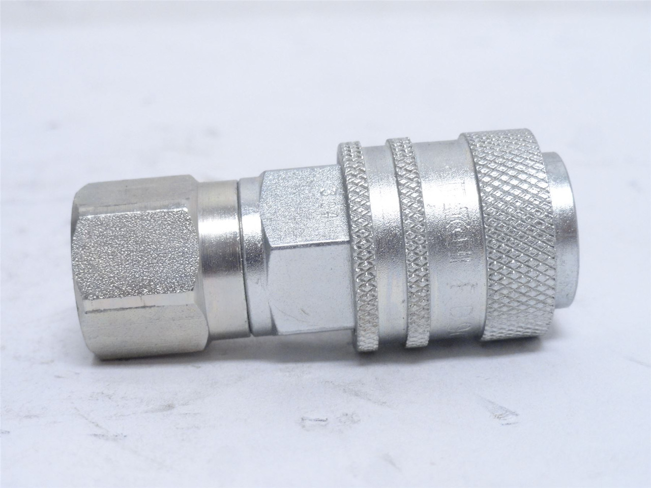 Eaton FD90-1012-04-04; Steel QC Coupler; Size: 1/4"; 7000PSI Eaton FD90-1012-04-04; Steel QC Coupler; Size: 1/4"; 7000PSI