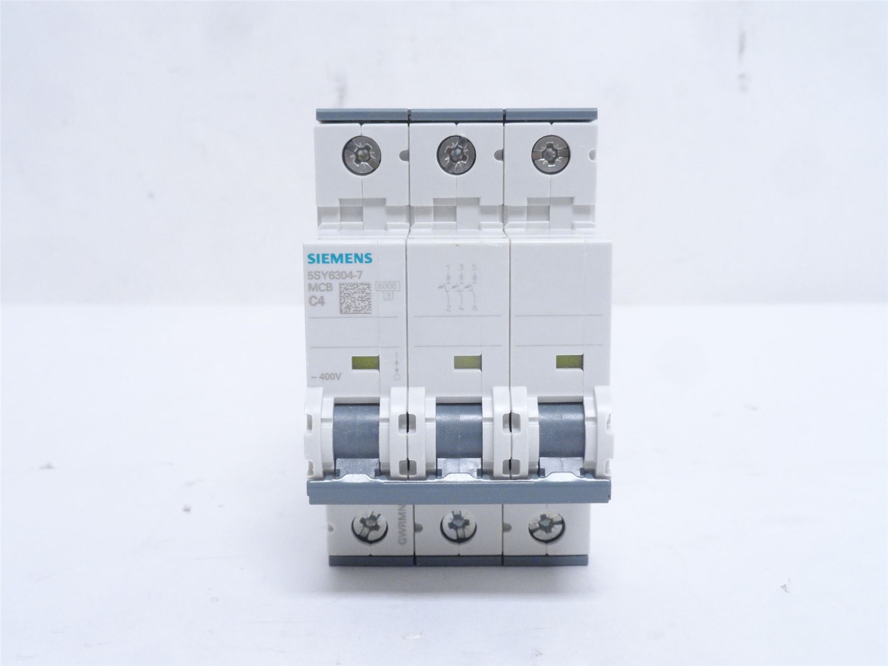 Siemens 5SY6304-7; Circuit Breaker; 4A; 3P; 400VAC