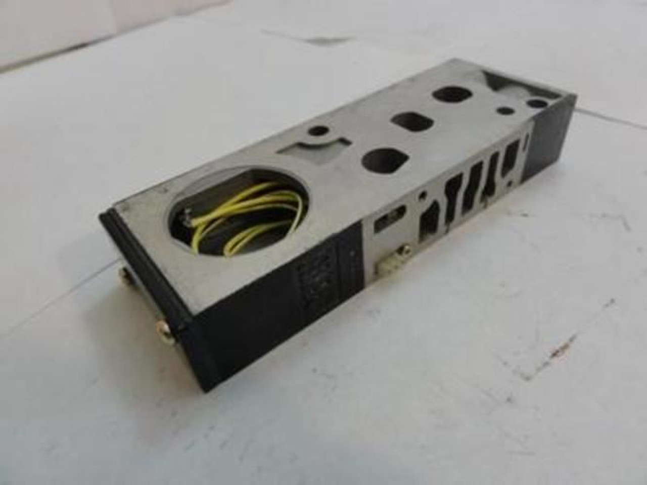 MAC 5804; Valve Manifold