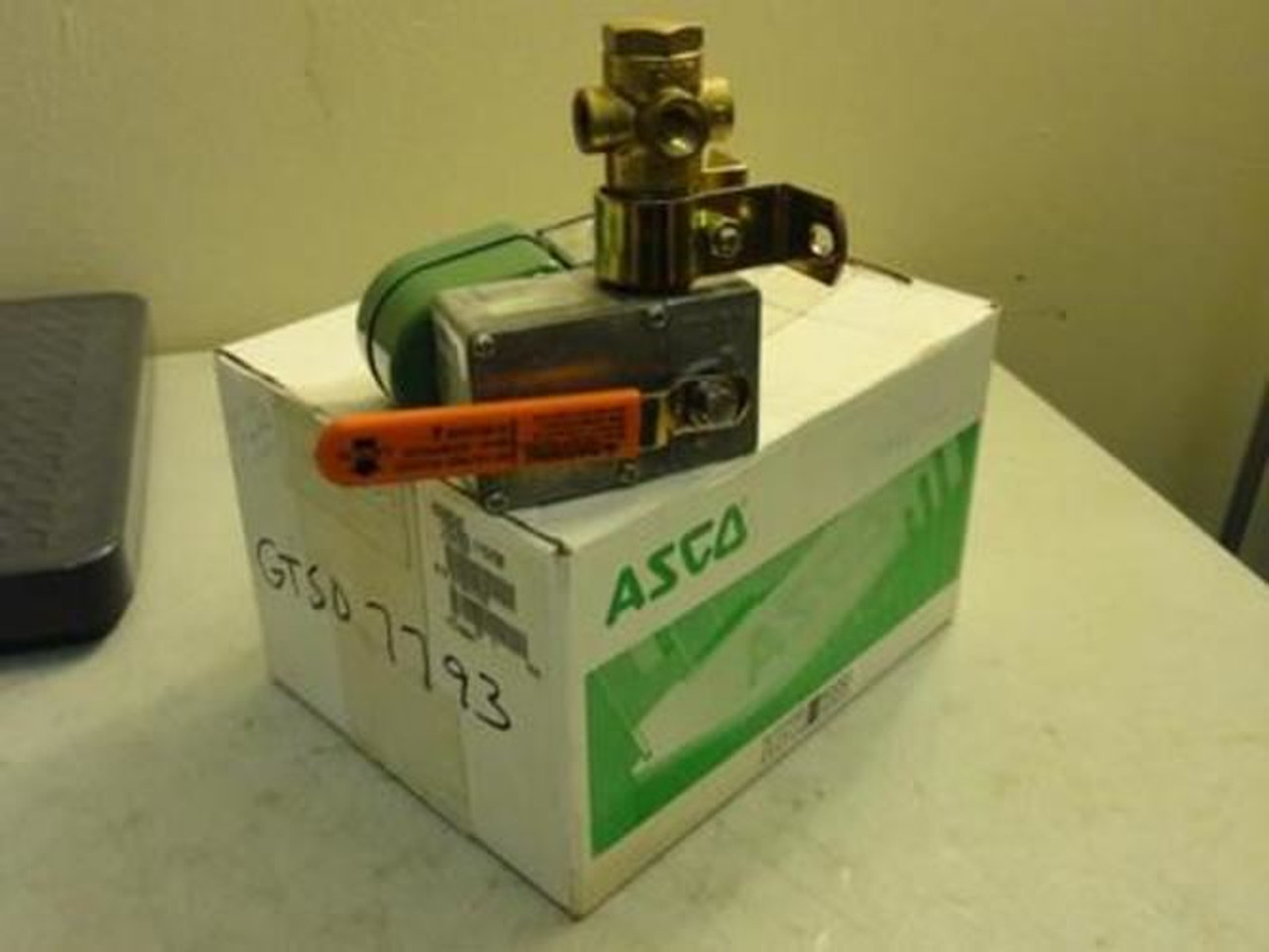 Asco 8308B40; Solenoid Valve; 3-Way; 1/4" NPT