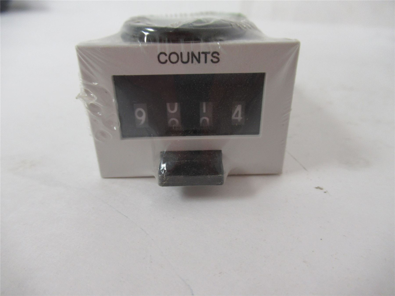 Trumeter D2-4904; Digital Electromechanical Counter 115VAC Trumeter D2-4904; Digital Electromechanical Counter 115VAC