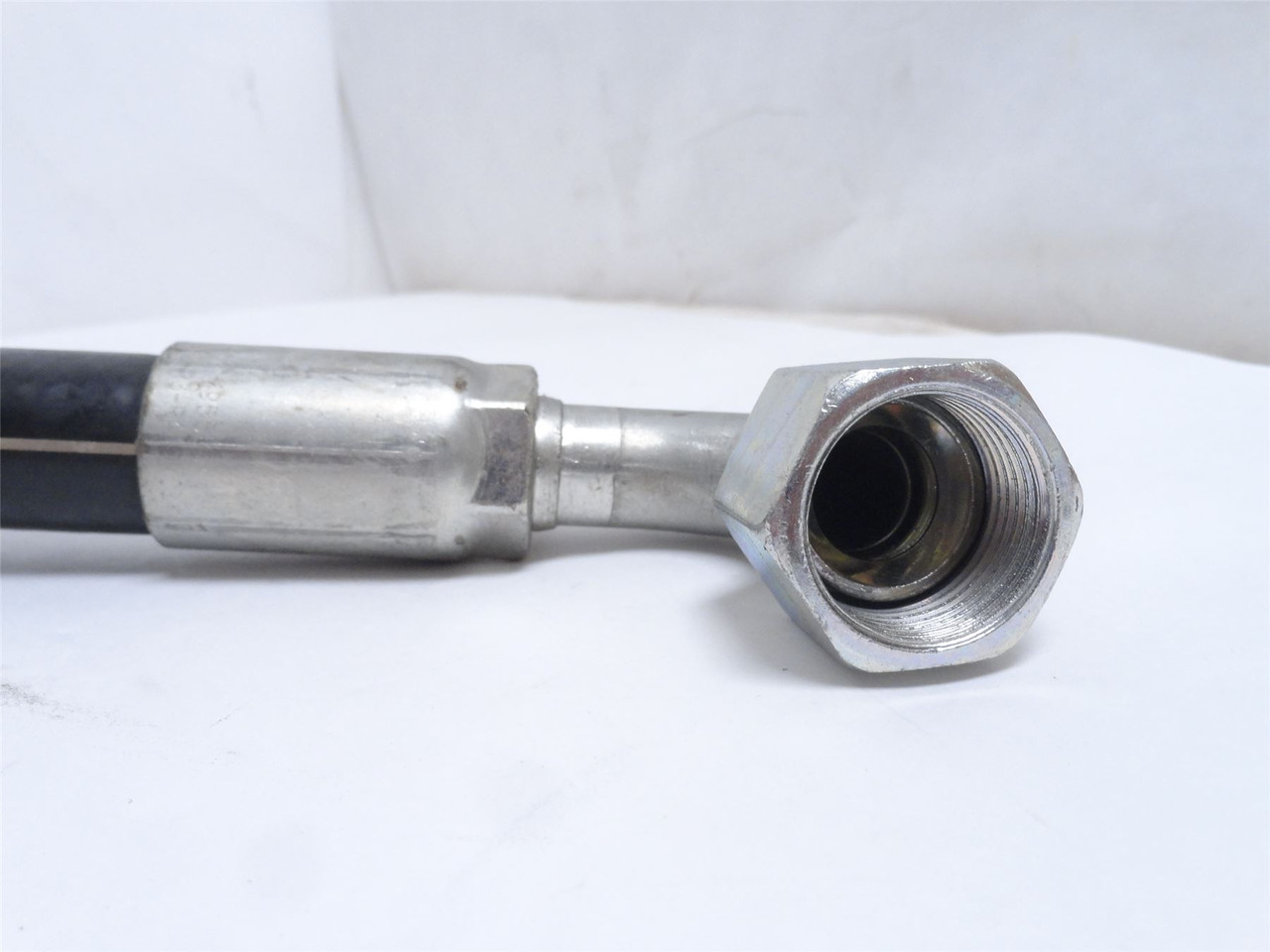 Parker F471TC-39-06-12-12-12-32; Hose 3/4JICx3/4JIC 90deg 32"L Parker F471TC-39-06-12-12-12-32; Hose 3/4JICx3/4JIC 90deg 32"L