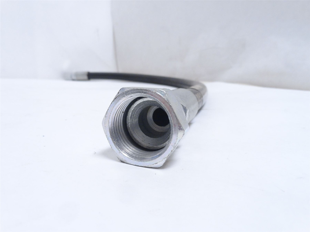 Parker F471TC0606812829000; Hose Assy; 1/2 JIC x 1 JIC; 29" L Parker F471TC0606812829000; Hose Assy; 1/2 JIC x 1 JIC; 29" L