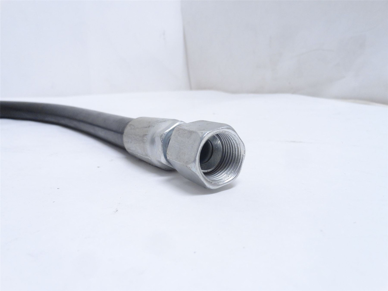 Parker F471TC0606812829000; Hose Assy; 1/2 JIC x 1 JIC; 29" L Parker F471TC0606812829000; Hose Assy; 1/2 JIC x 1 JIC; 29" L