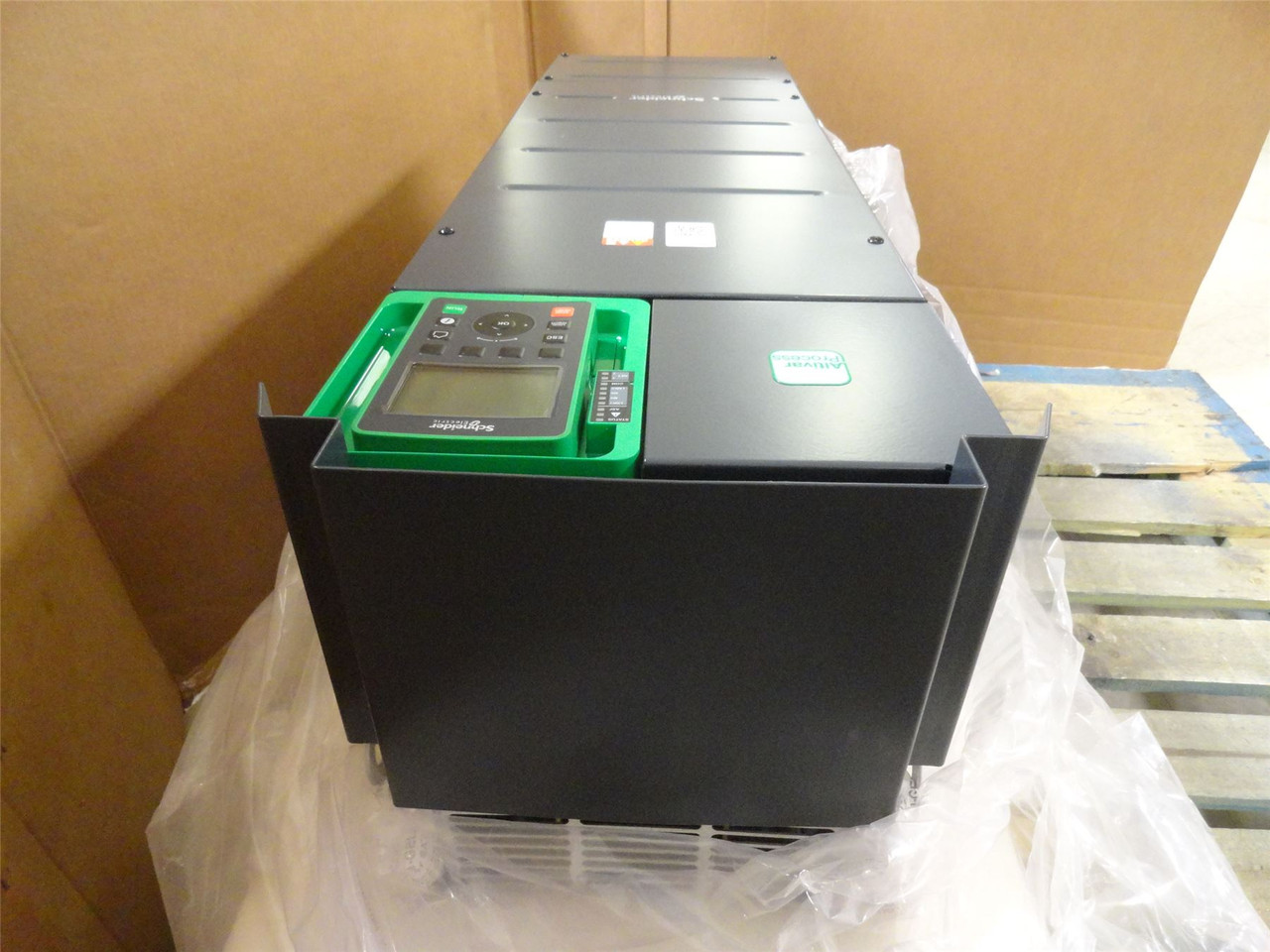 Schneider ATV930D55N4; AC Drive 75HP 380-480VAC; 106A