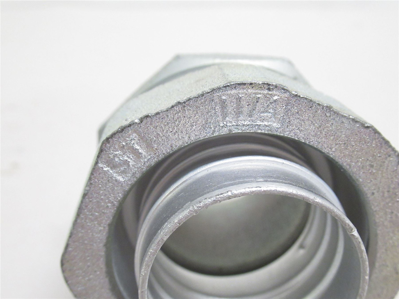 Industry-Std 52AV36; Lot-5 Straight Conduit Connectors 1-1/4"