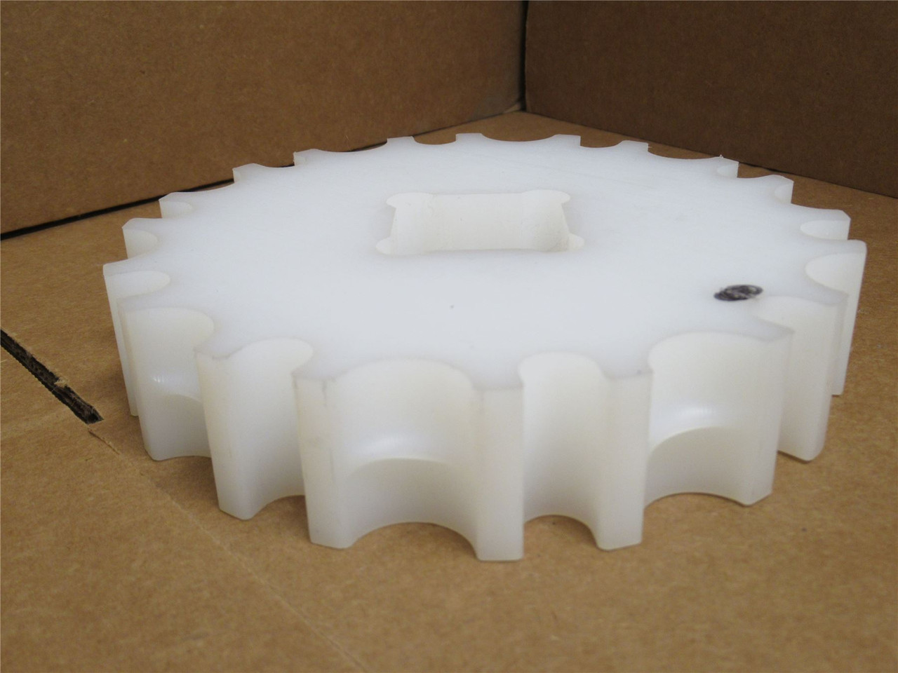 AEN HUD620; Poly Sprocket 10 Teeth; 1-1/2'' Sq ID