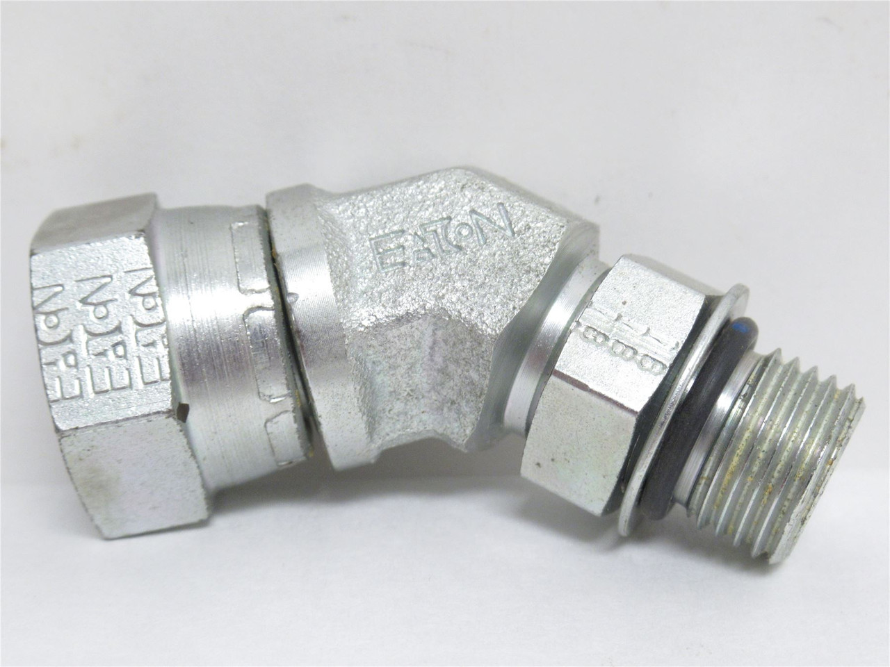 Eaton 2067-6-6S; Steel Elbow Adaptor 45Deg; 3/8NPT x 3/8 BOSS Eaton 2067-6-6S; Steel Elbow Adaptor 45Deg; 3/8NPT x 3/8 BOSS