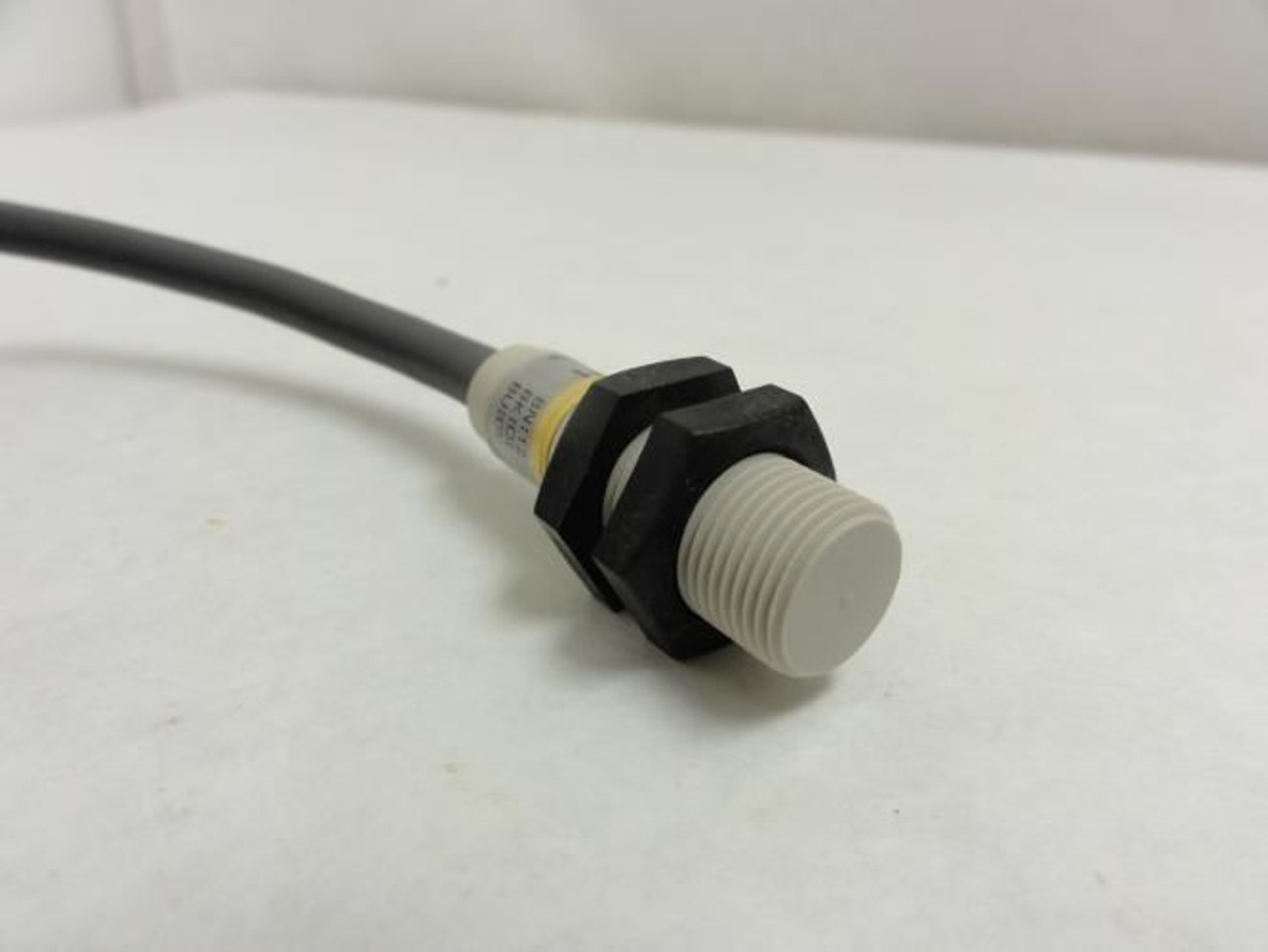 Omron E2F-X2F1; Proximity Sensor 12/24VDC 5 Meter Cable