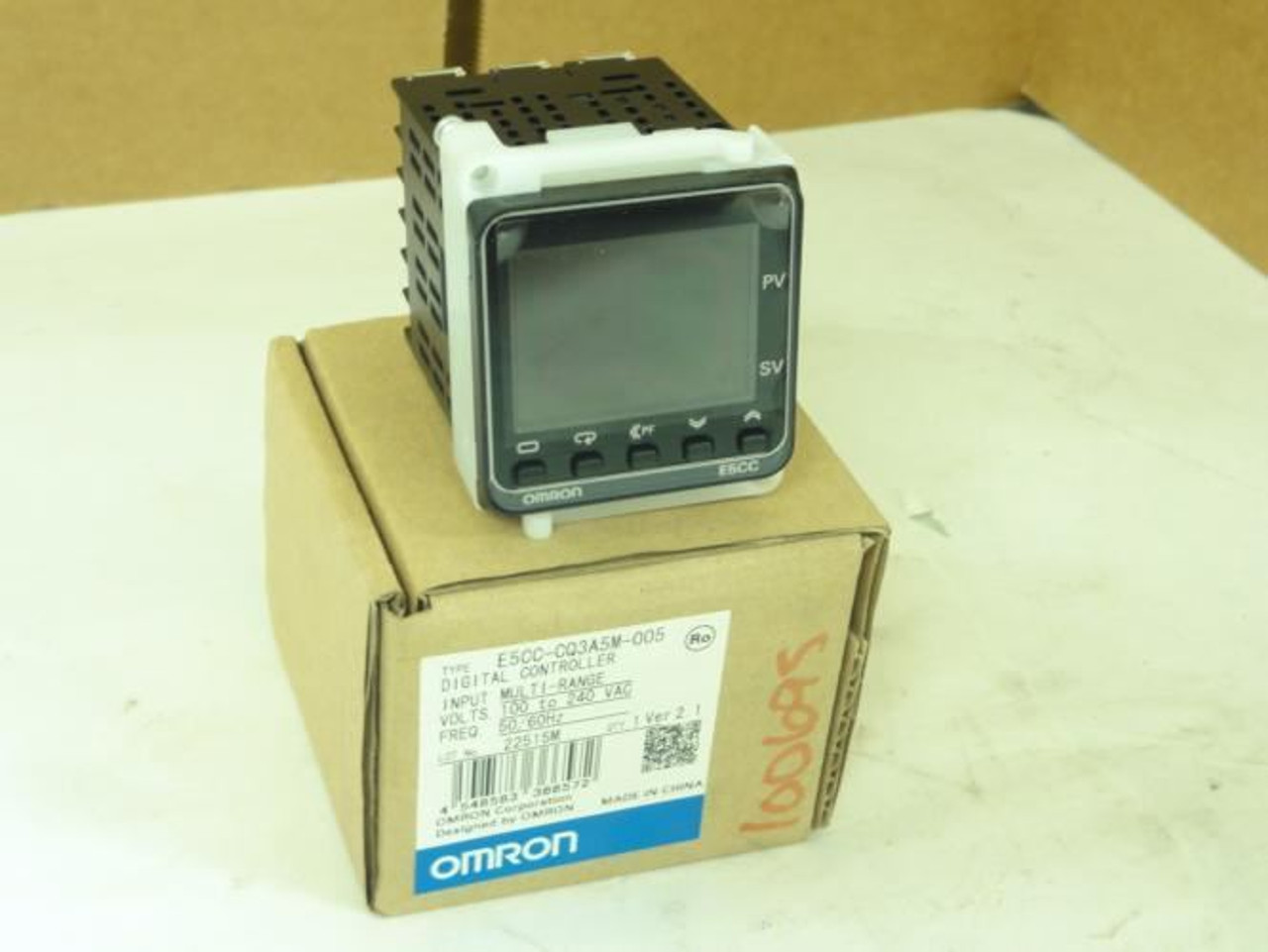 Omron E5CC-CQ3A5M-005; Digital Controller;100-240V; 50/60Hz;