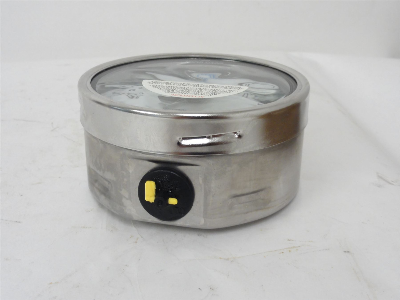 Wika 233.50-4"; Pressure Gauge; 1/2"NPT; 0-30PSI; 4" Face