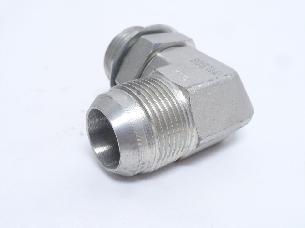 Brennan 6801-16-16-NWO-FG; Tube Elbow; 90Deg; 1 BOSS x 1 JIC Brennan 6801-16-16-NWO-FG; Tube Elbow; 90Deg; 1 BOSS x 1 JIC