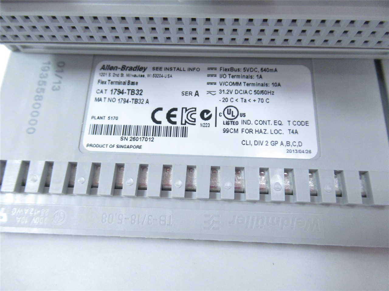 Allen-Bradley 1794-TB32; PLC 16 I/OTerminals 10A 132 Vac
