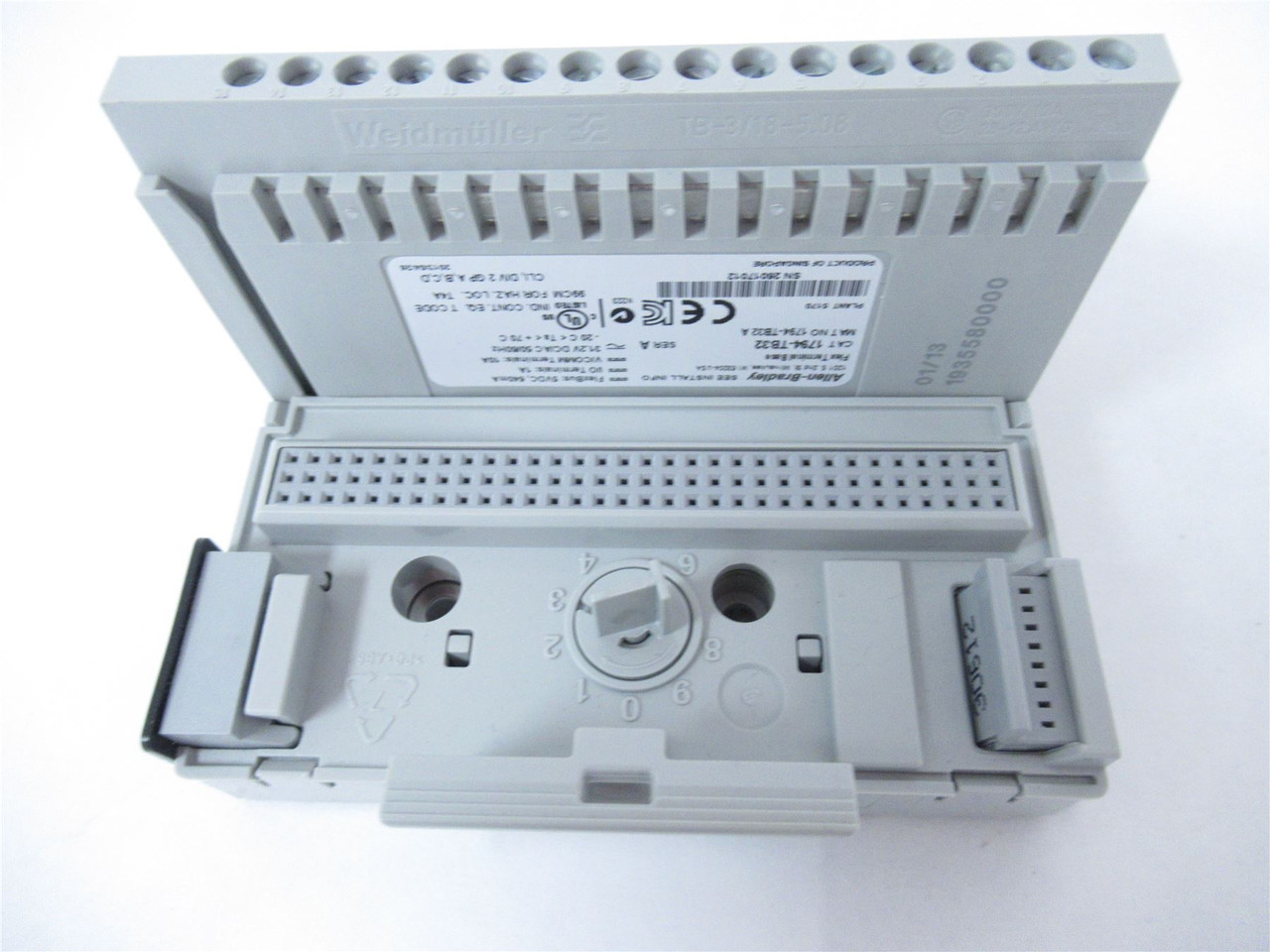 Allen-Bradley 1794-TB32; PLC 16 I/OTerminals 10A 132 Vac