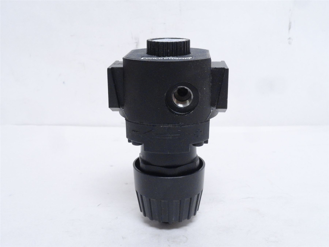 Wilkerson R16-02-000; Pneumatic Regulator 300PSI; 1/4NPT Port