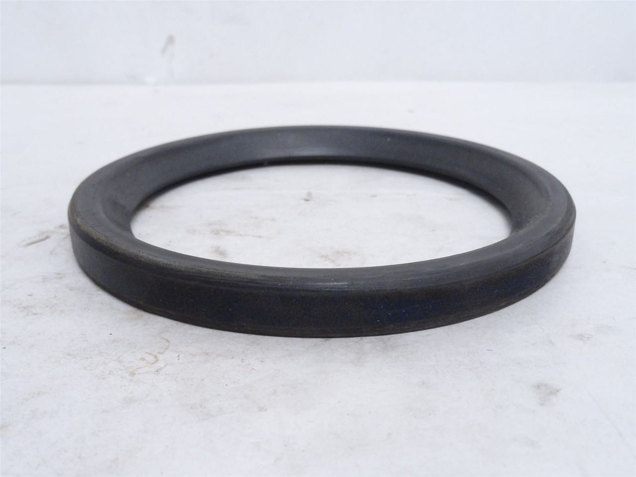 Clipper 10332-H1L5; Nitrile Oil Seal 4-7/16"ID x 5-1/2"OD Clipper 10332-H1L5; Nitrile Oil Seal 4-7/16"ID x 5-1/2"OD