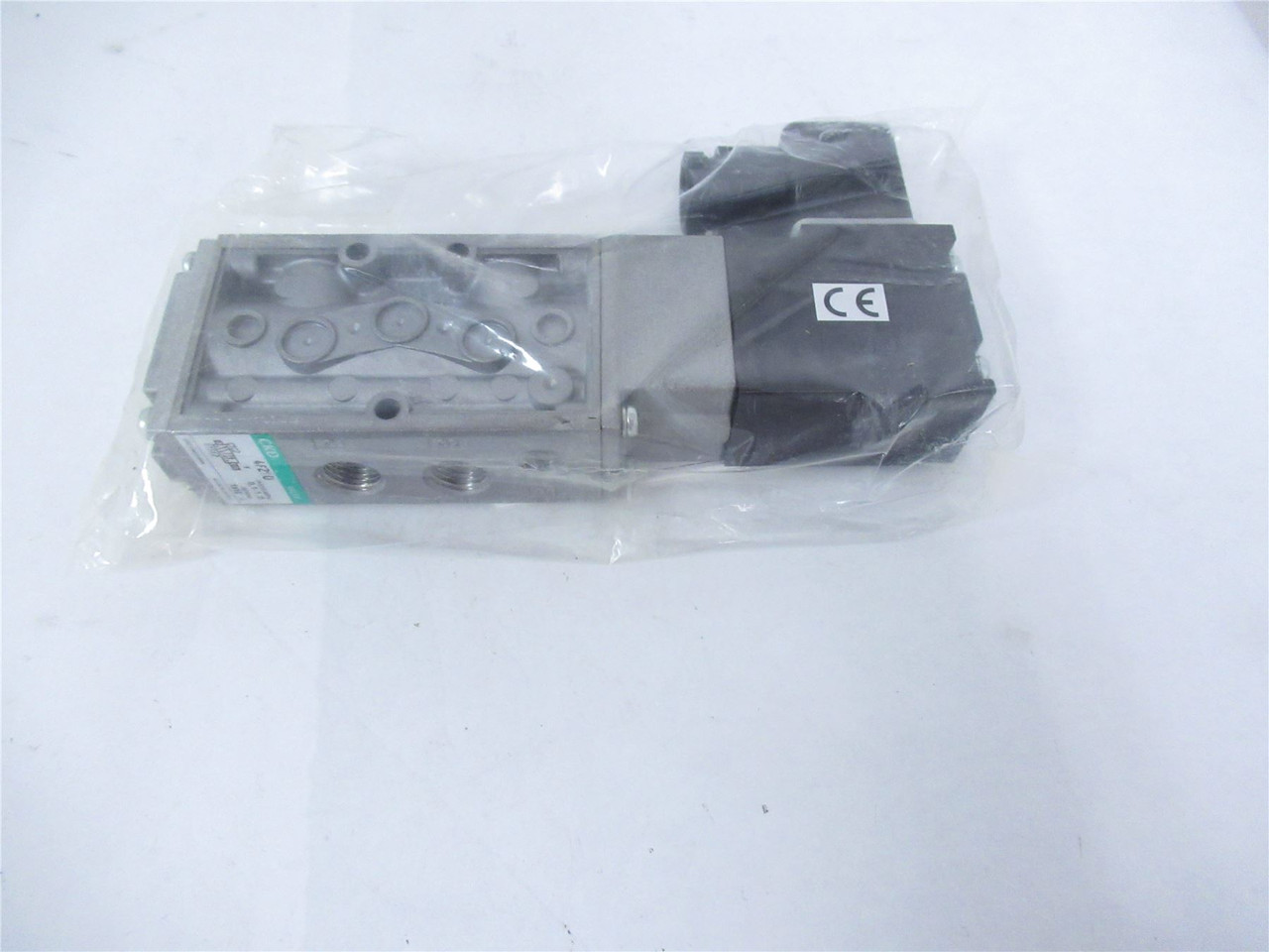 CDK 4F210-08; Solenoid Valve 24VDC 5 Port