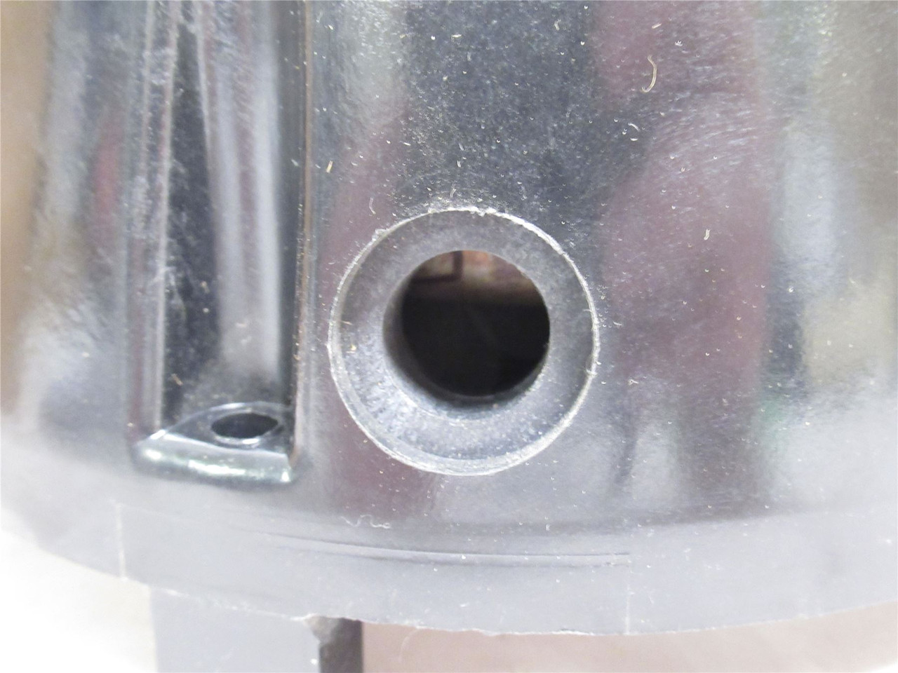 Ametek 175011; Pressure Gauge 1980L; 0-200PSI; No Plug