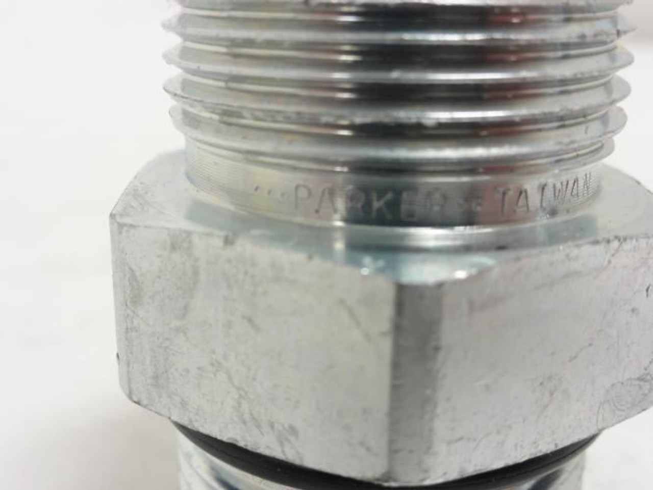 Parker 16 F5OX; Hydraulic Adaptor; 1 JIC to 1 Boss Parker 16 F5OX; Hydraulic Adaptor; 1 JIC to 1 Boss