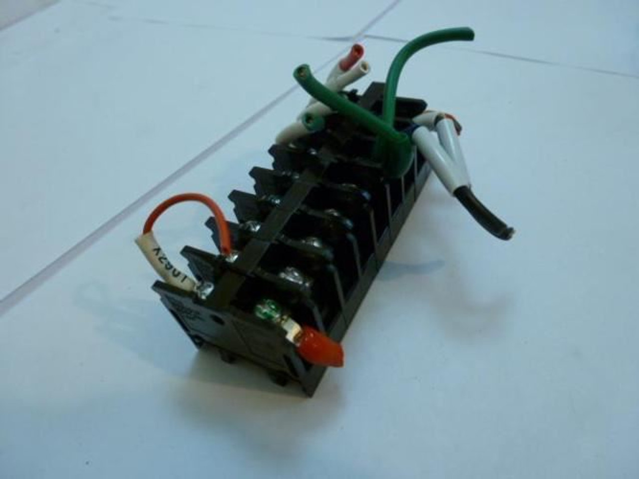 Idec BNH15LW; LOT-9 Terminal Block 600V2mm connected