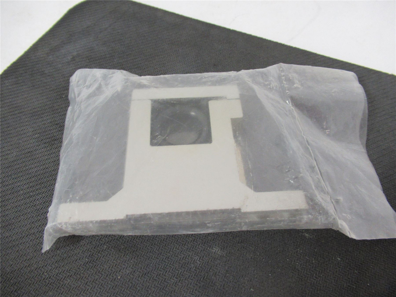 MFD Pneumatics MGA301-P1; Connecting Kit T Style 2 Holes