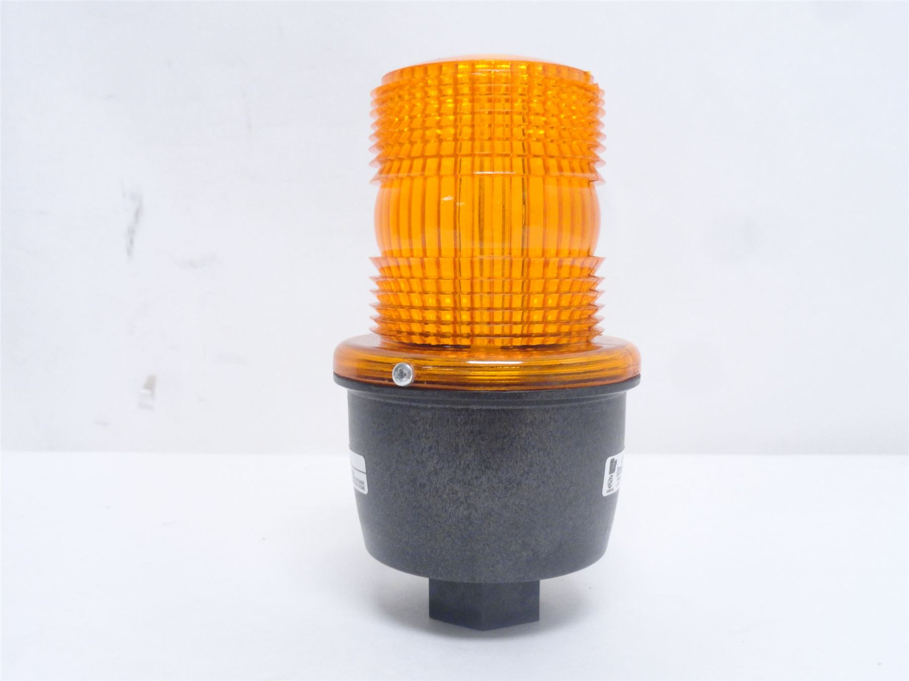 Federal LP3P-012-048A; Amber Low Profile Strobe Light; 12-48V Federal LP3P-012-048A; Amber Low Profile Strobe Light; 12-48V