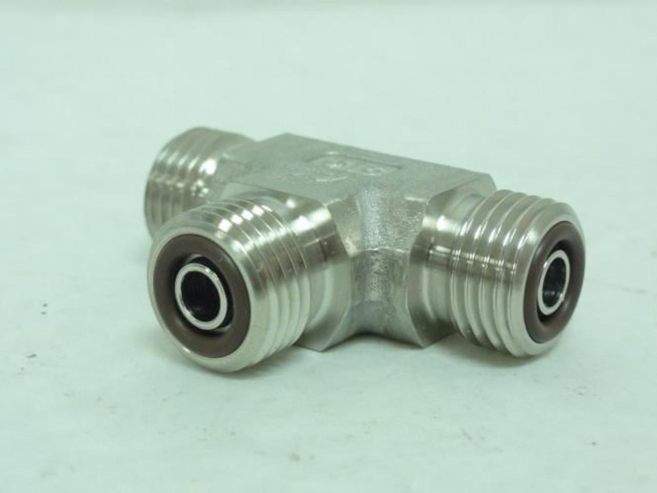 SSP P4T; Union Tee; SS-316; 1/4 OFS (x3) SSP P4T; Union Tee; SS-316; 1/4 OFS (x3)