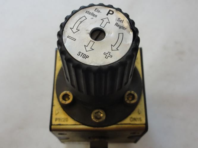 EWO 420.263; Pressure Regulator w/ Gauge; 0-225PSI
