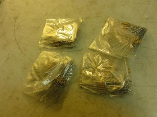 MFG- MDL-Unkn80971; LOT-400; Resistors; 390k Ohms; 1/8W