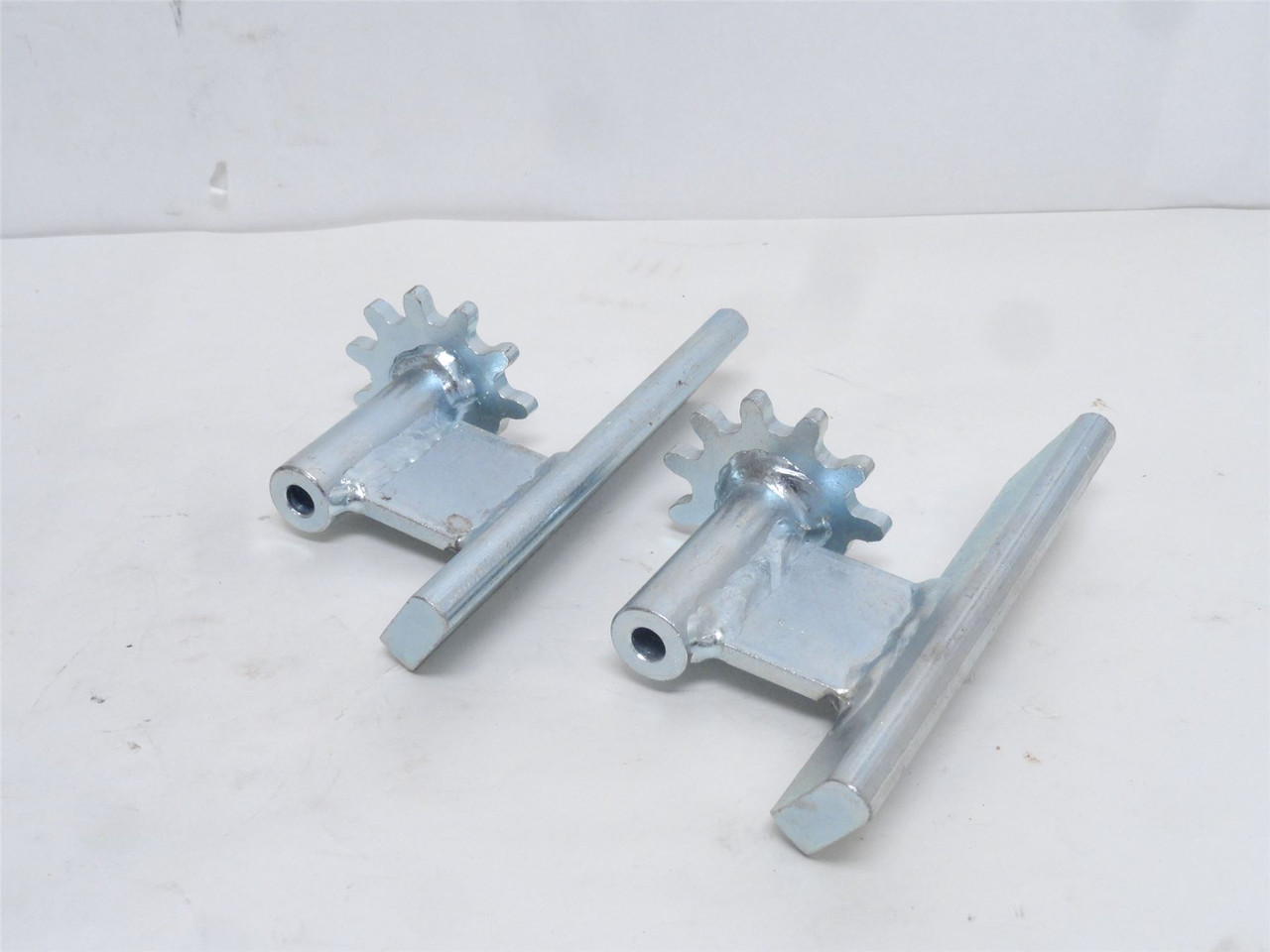Lefiell 16-2; Galvanized Straight Track W/Gear Assembly Lefiell 16-2; Galvanized Straight Track W/Gear Assembly