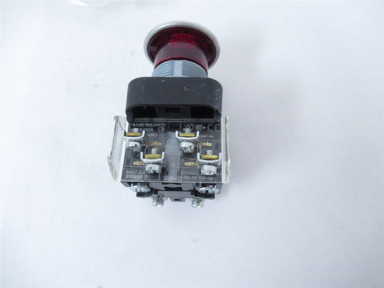 Allen-Bradley 800T-FXP16RA; Switch 30.5mm red 2 position