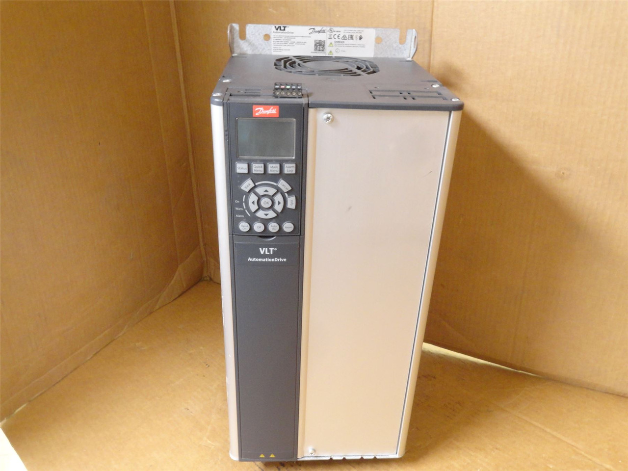 Danfoss 131H1592; Frequency Converter 3X380-500VAC; 42/36A; In