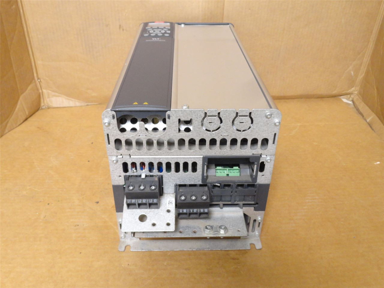 Danfoss 131H1592; Frequency Converter 3X380-500VAC; 42/36A; In