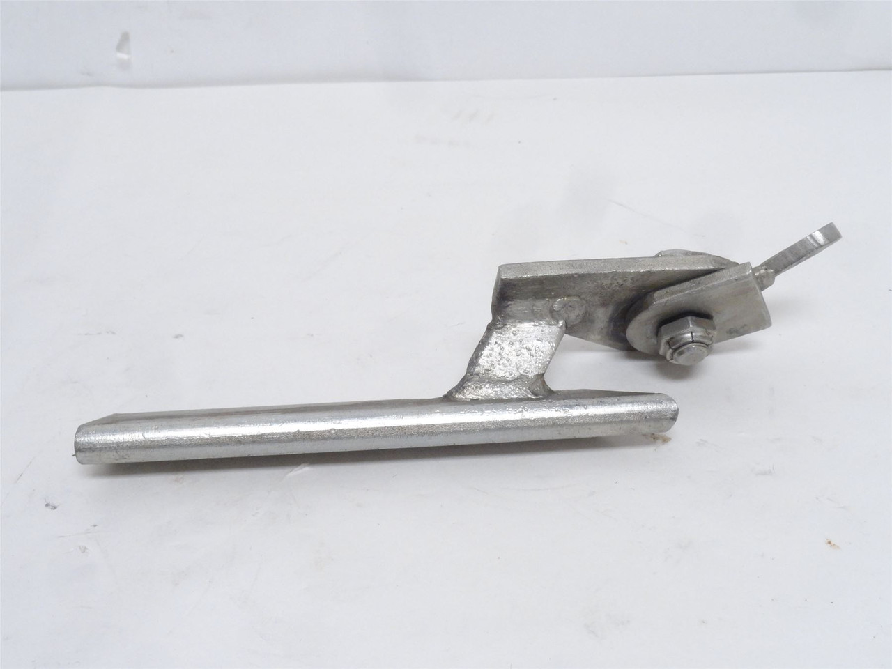 Lefiell SP085G; Lot-2; Galvanized Lift Track; Straight Lefiell SP085G; Lot-2; Galvanized Lift Track; Straight