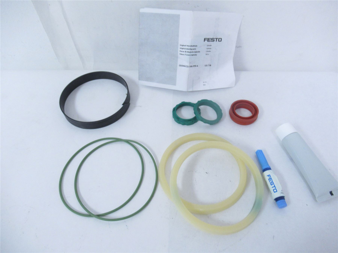 Festo 125718; Cylinder Repair Kit