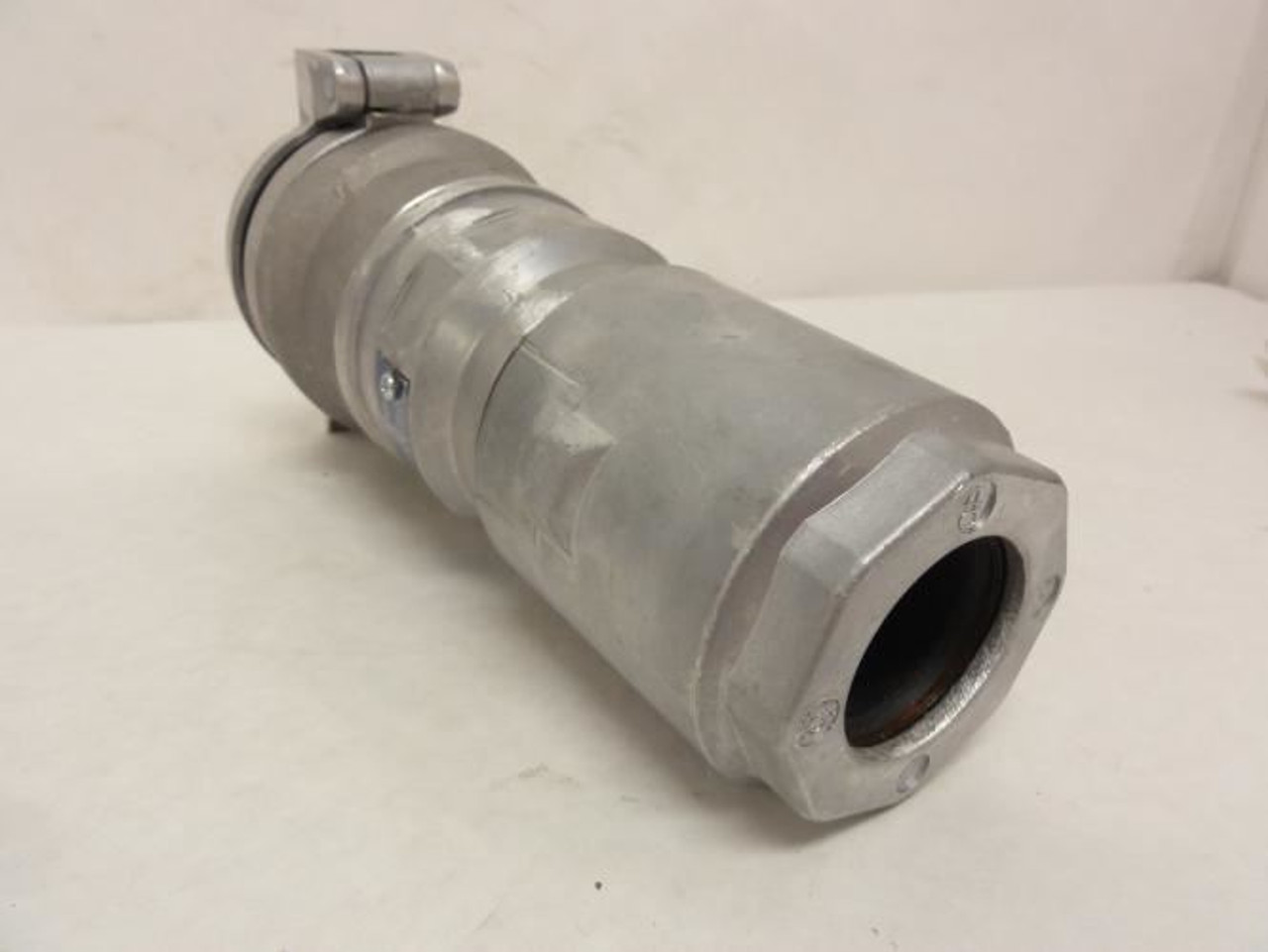 Cooper 1663772; Watertight Pin/Sleeve Connector 60A; 600VAC