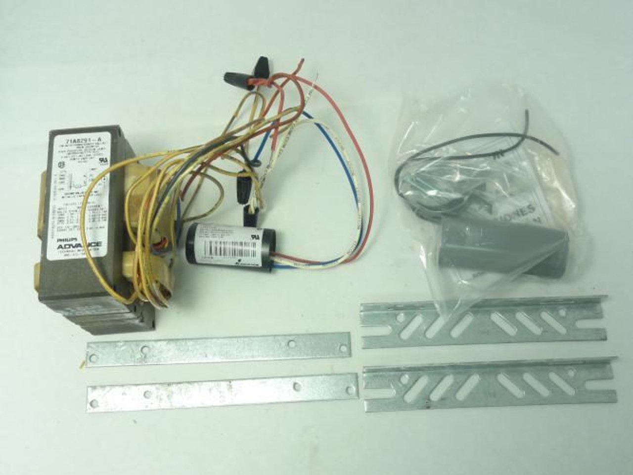Philips Advance 71A8271-001D; Core and Coil Ballast Kit; 1-250W Philips Advance 71A8271-001D; Core and Coil Ballast Kit; 1-250W