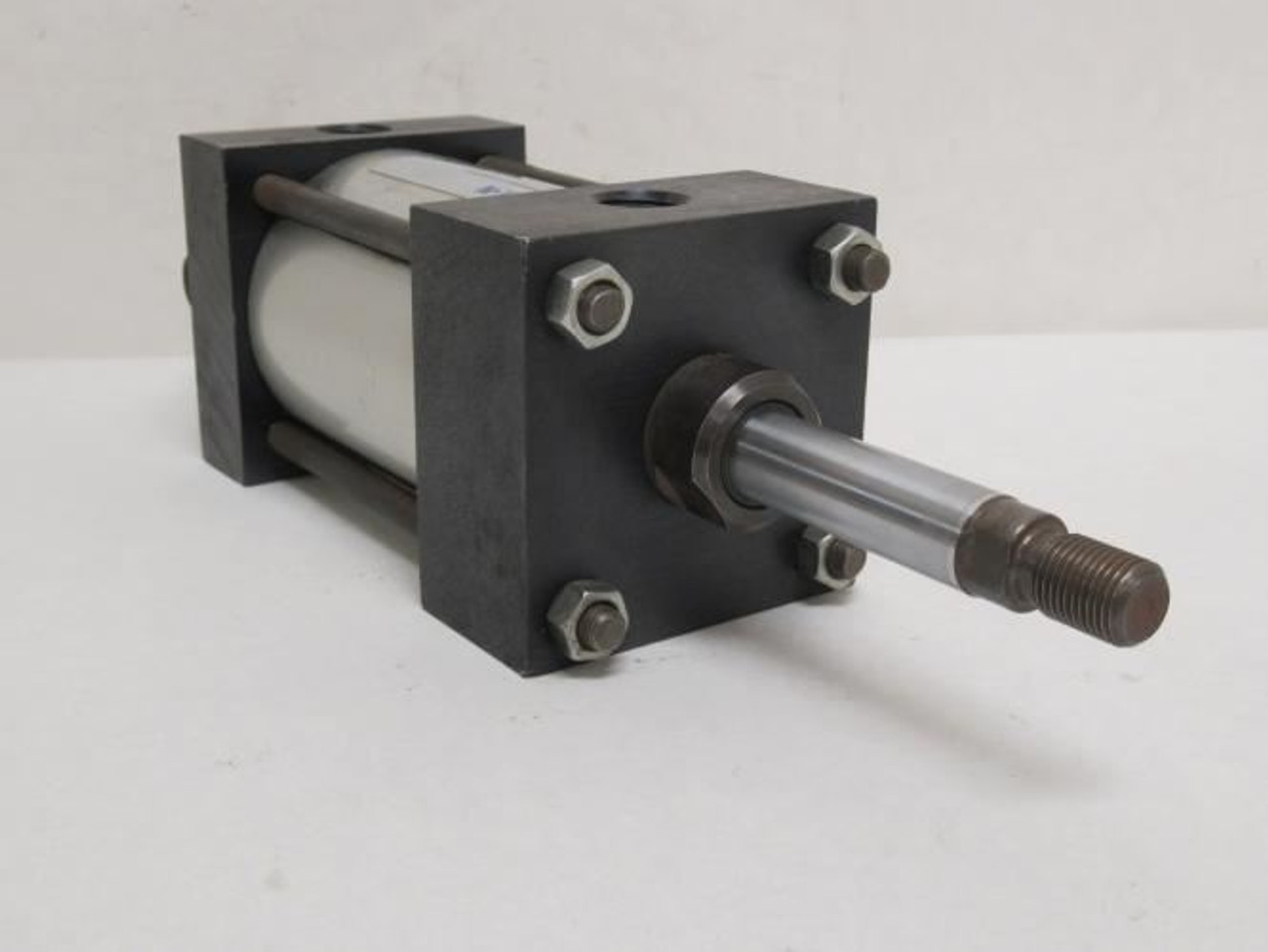 Eaton VP10ERCA1AN02000; Air Cylinder 2-1/2" Bore x 2" Stroke Eaton VP10ERCA1AN02000; Air Cylinder 2-1/2" Bore x 2" Stroke