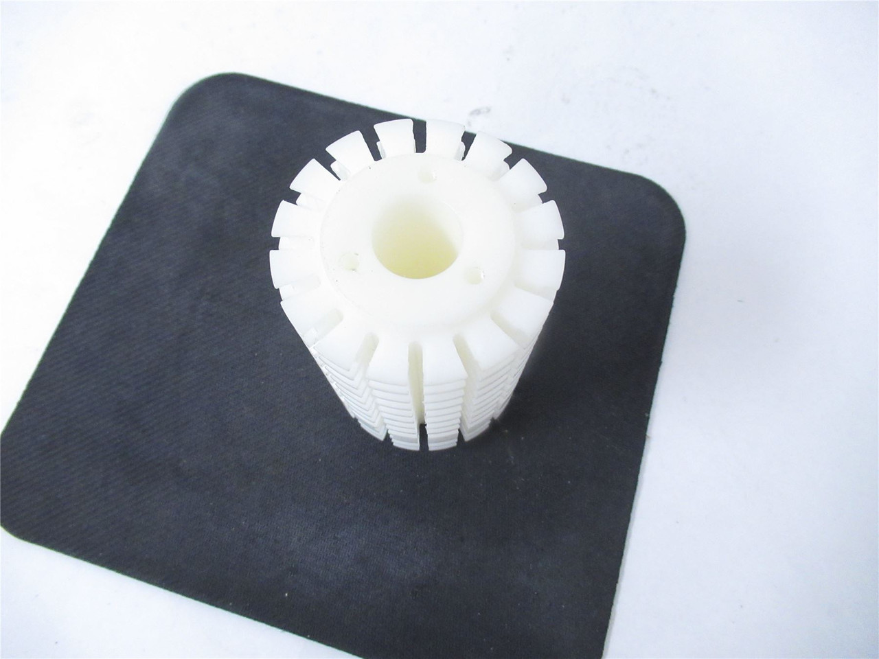 FR Drake 2443302; Idler Pulley