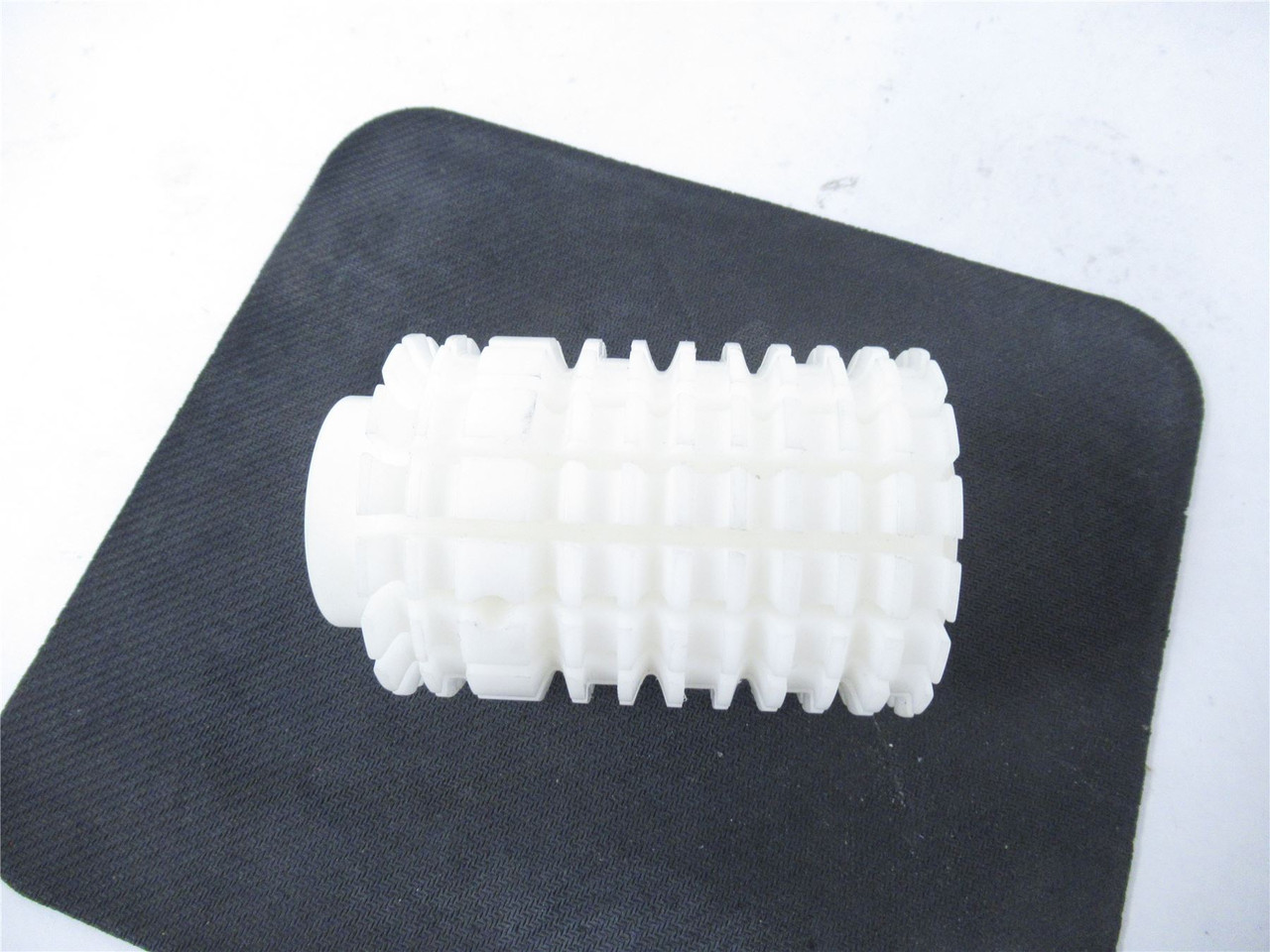 FR Drake 2443302; Idler Pulley