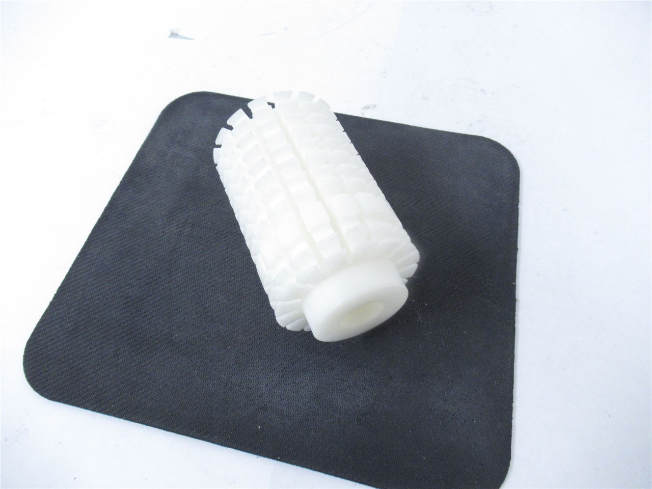 FR Drake 2443302; Idler Pulley