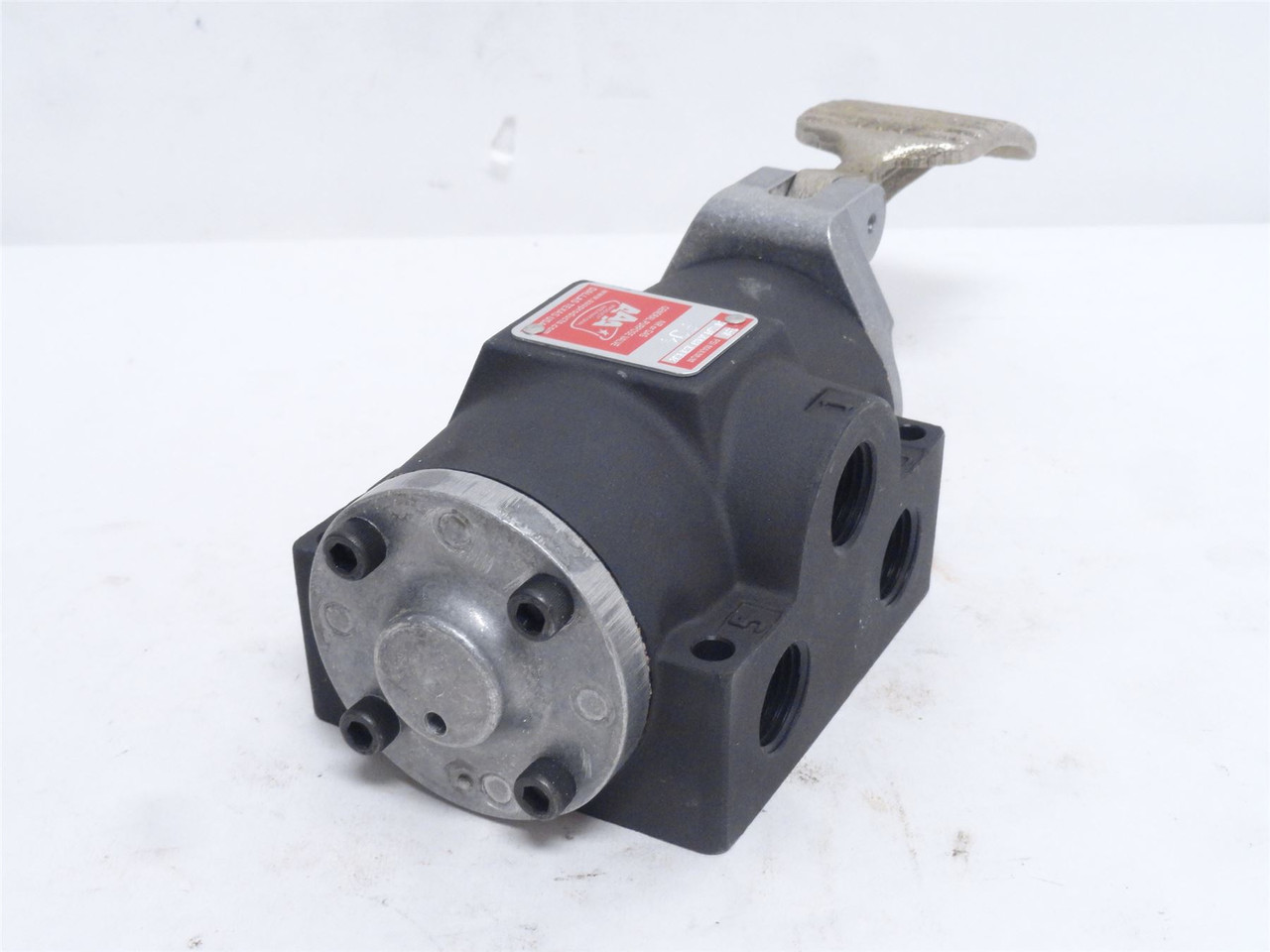 AAA Products F04; Pedal Operated Valve; 1/2 NPTF; 215 SCFM