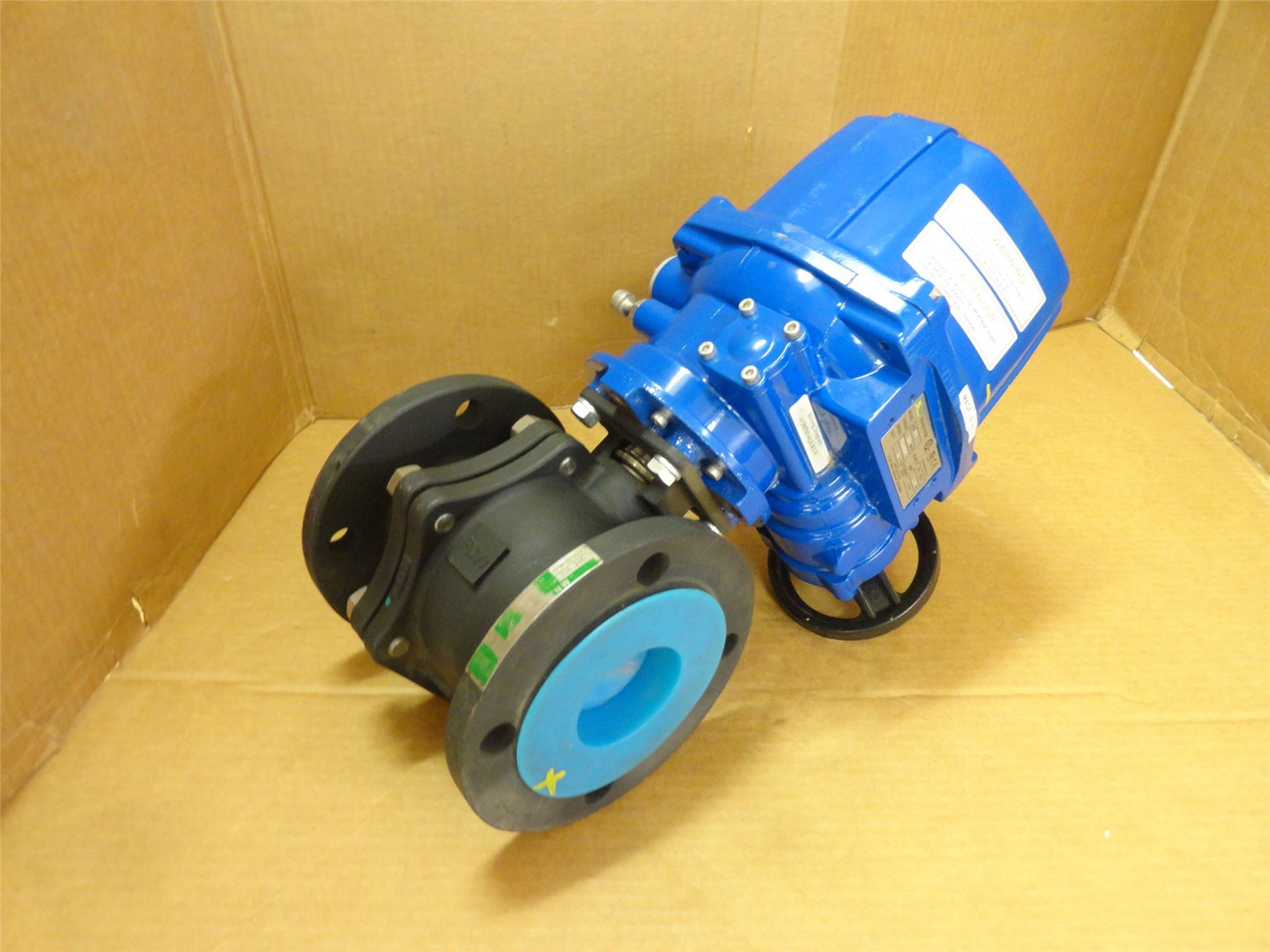 FNW 601B; Actuated Flanged Ball Valve Size: 3"; 120VAC