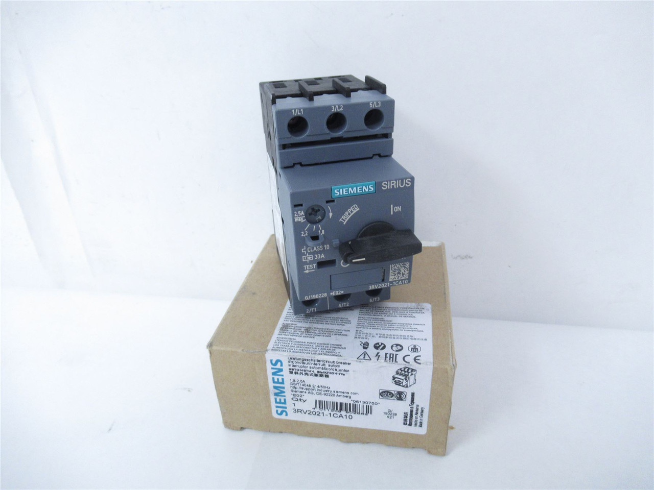Siemens 3RV2021-1CA10; Manual Motor Starter 1.8 - 2.5A 3Pole